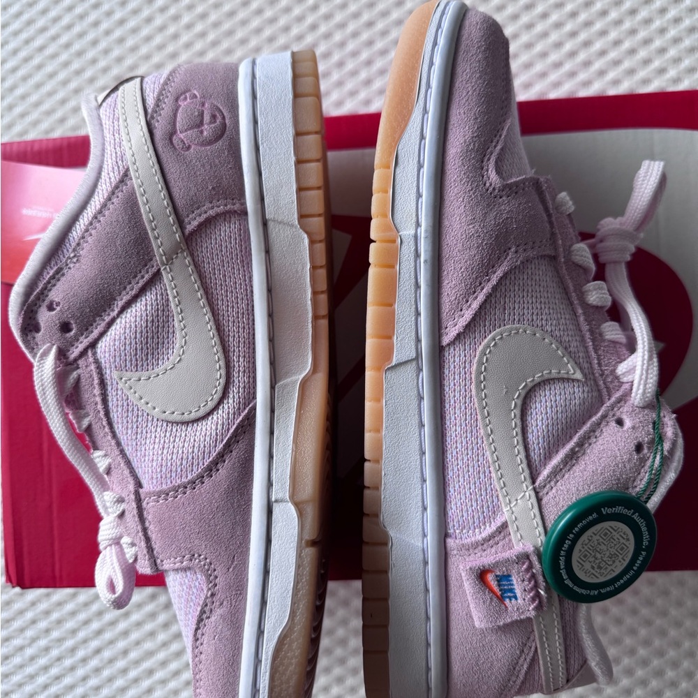 Nike Dunk Low SE Light Soft Pink Women’s Size 7